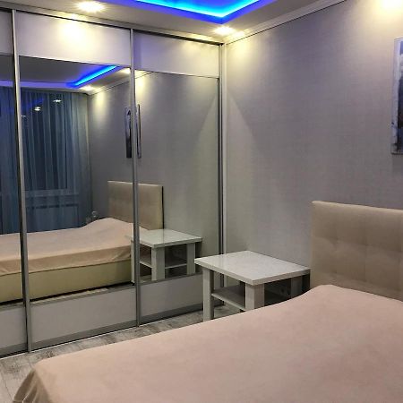 Luxe Apartment On Drahomanova Kiev Esterno foto
