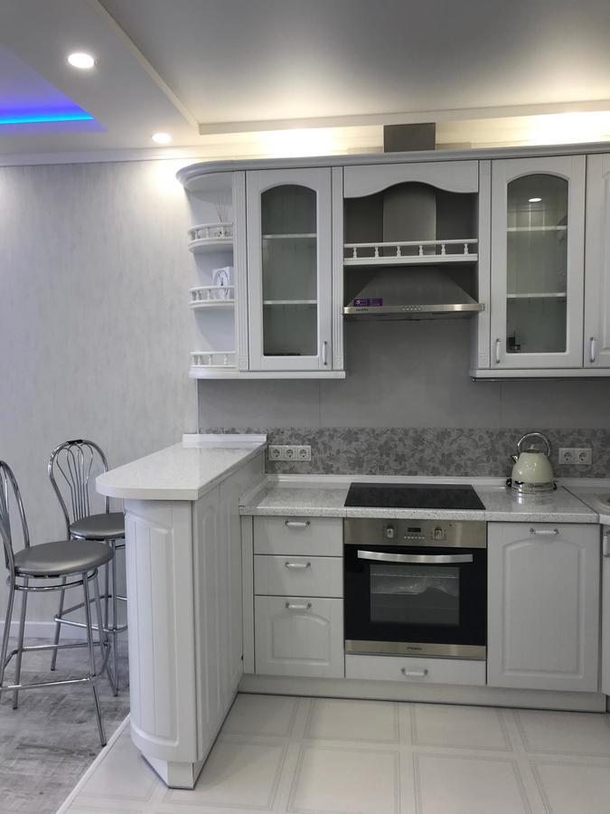Luxe Apartment On Drahomanova Kiev Esterno foto
