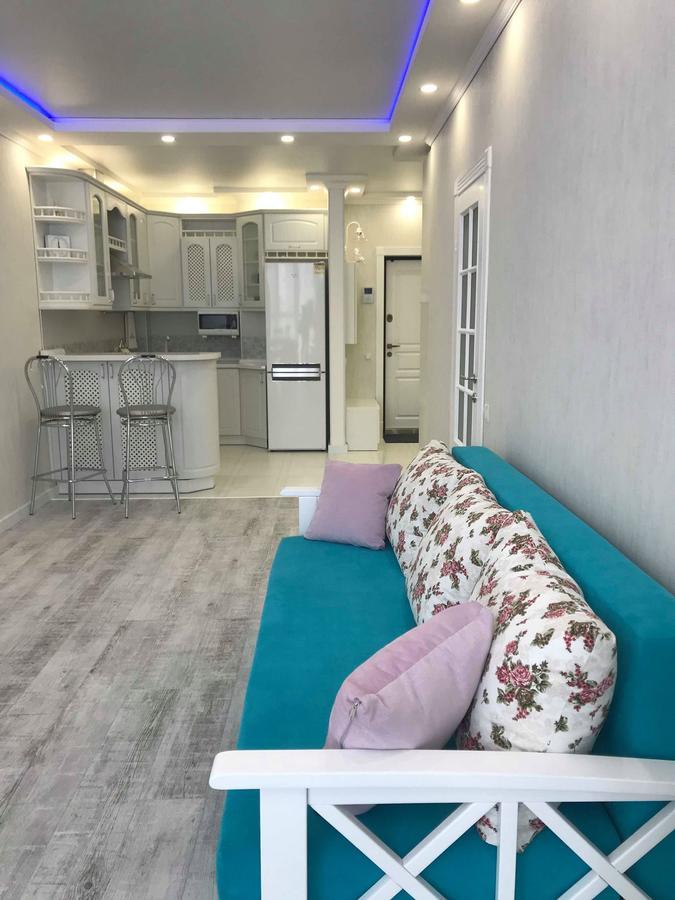 Luxe Apartment On Drahomanova Kiev Esterno foto