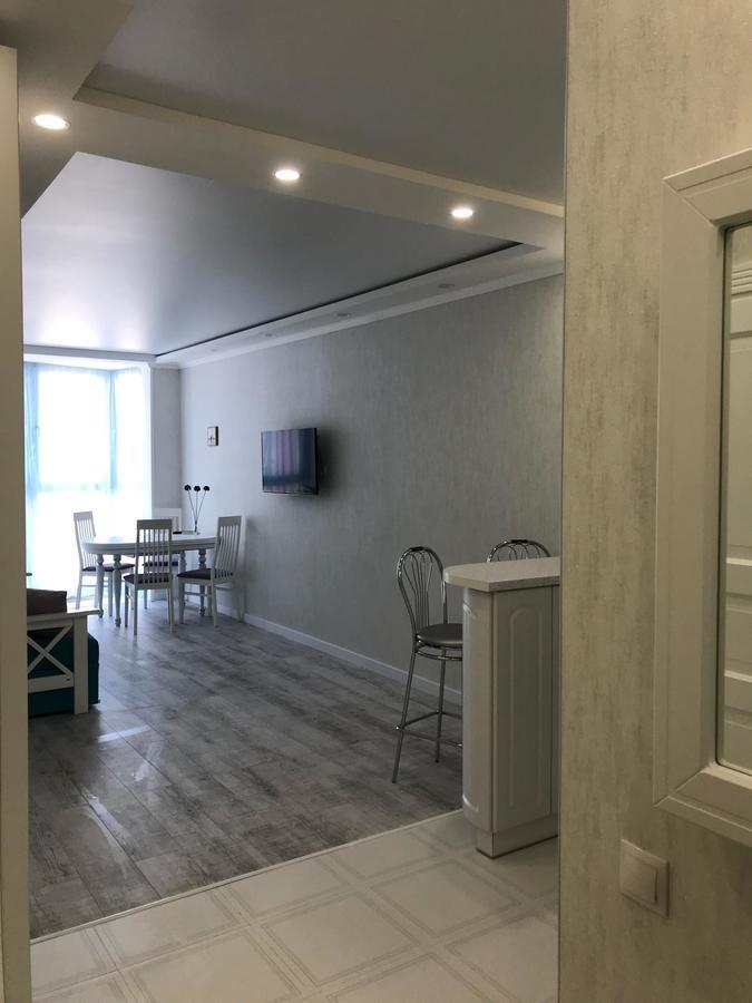 Luxe Apartment On Drahomanova Kiev Esterno foto