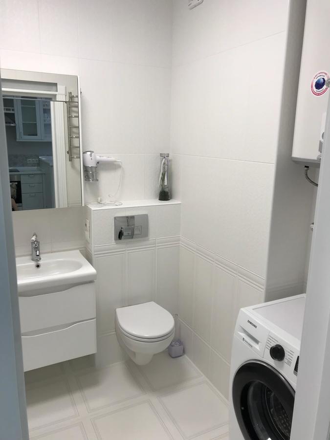 Luxe Apartment On Drahomanova Kiev Esterno foto