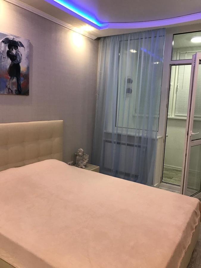 Luxe Apartment On Drahomanova Kiev Esterno foto