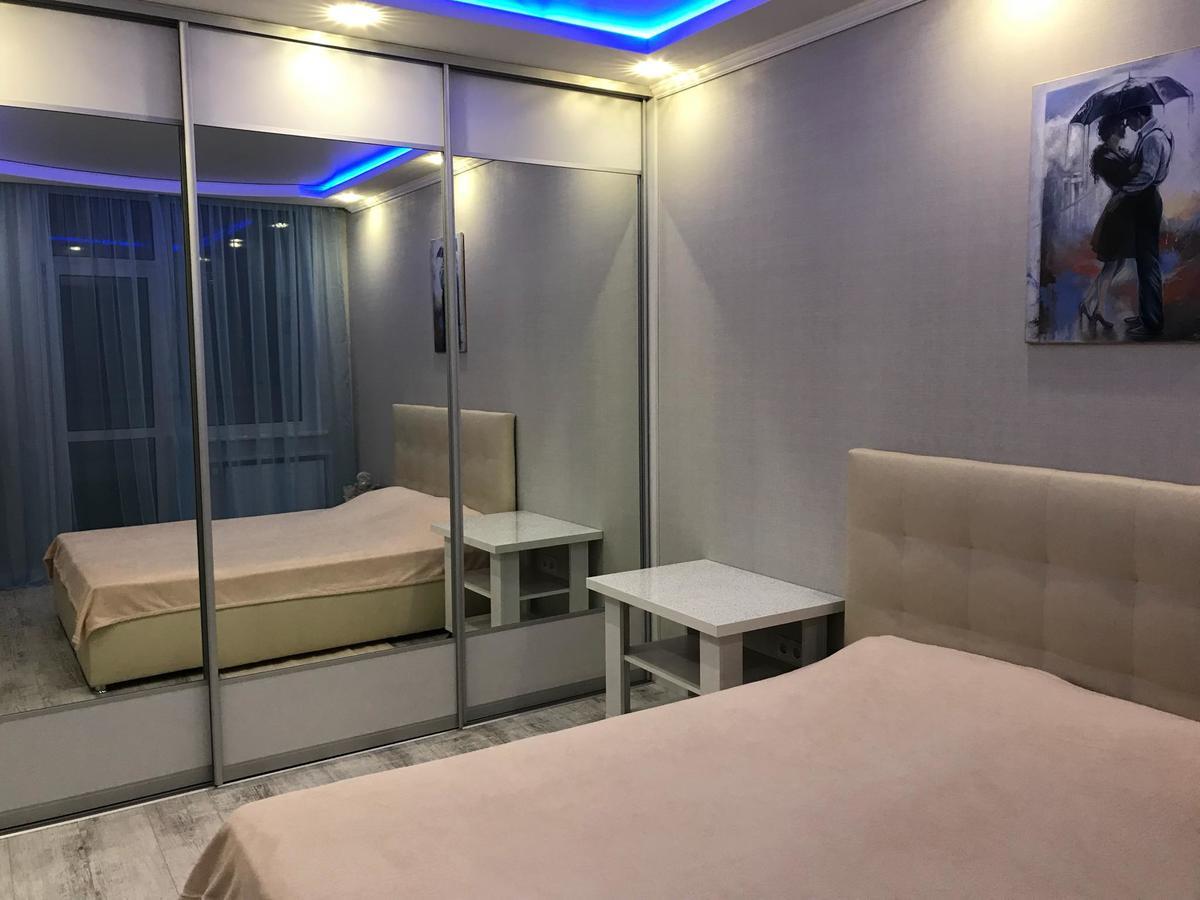 Luxe Apartment On Drahomanova Kiev Esterno foto