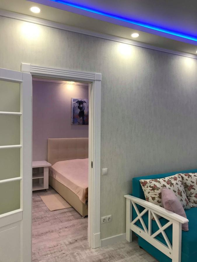 Luxe Apartment On Drahomanova Kiev Esterno foto